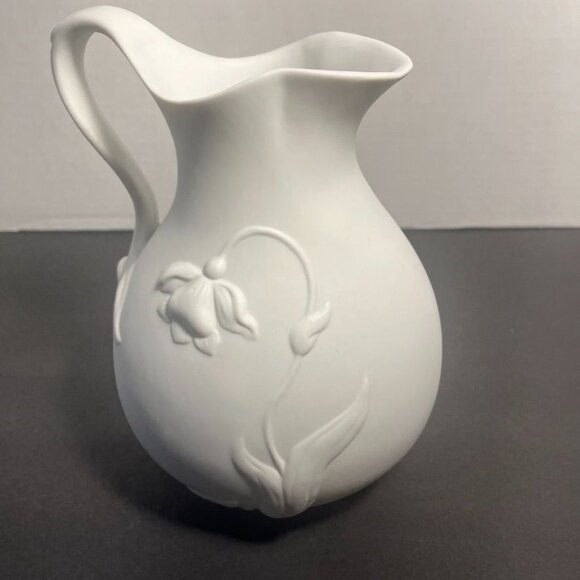 Vintage 1993 Metropolitan Museum Of Art Jonquil White Bisque Pitcher - Picture 3 of 7